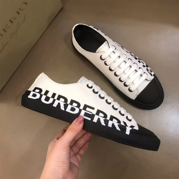 XG002-005-010-01 XG00205 Burberry Shoes Vintage Check Sneakers