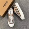 XG003-001-010-02 XG00204 Burberry Shoes Vintage Check Sneakers